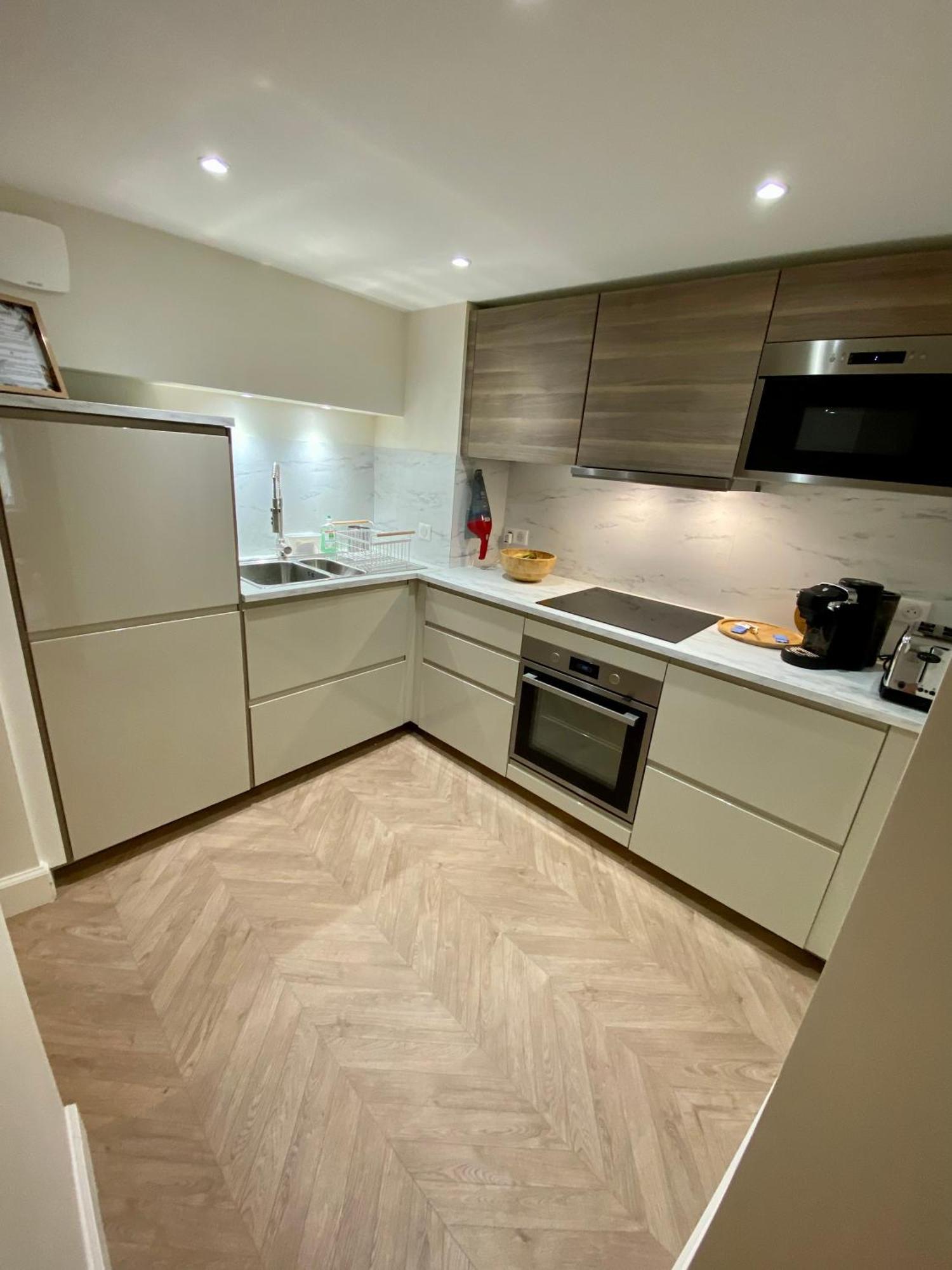 Superbe Appartement Terrasse Et Parking Gratuit Auxerre Exterior foto